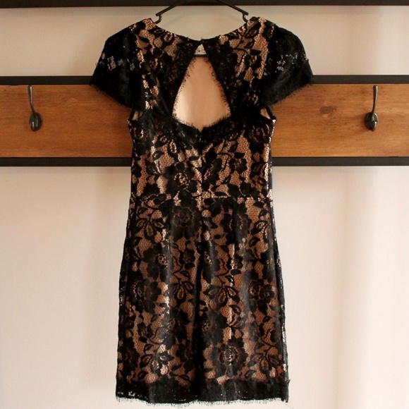 Forever 21 Nude and Black Lace Dress Small - Picture 3 of 4
